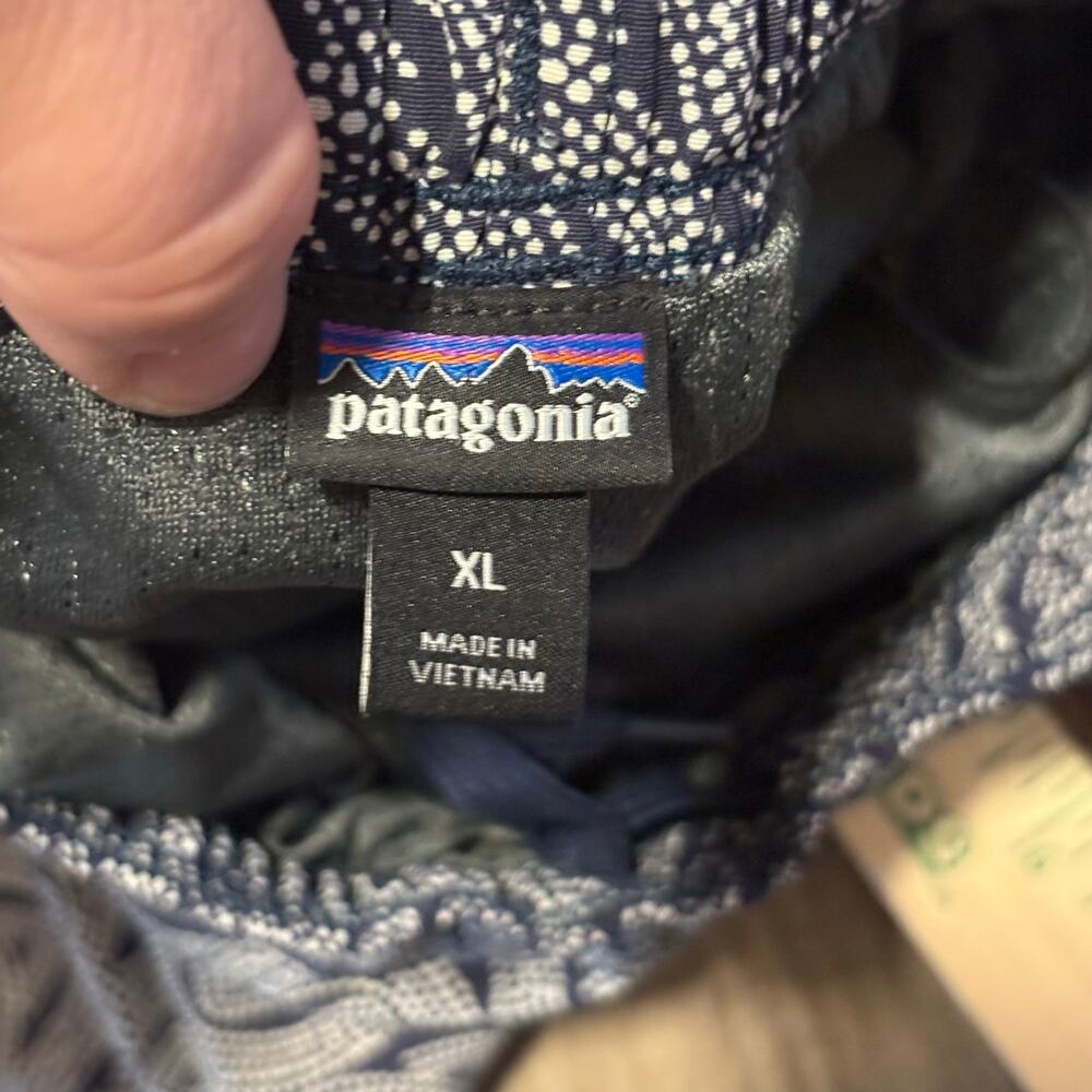 Patagonia Boys XL Swim Trunks Navy White Wave Print Youth Baggies Shorts - Picture 8 of 9